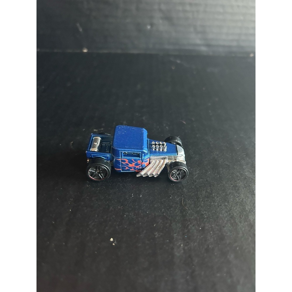 Hot Wheels BW blue Bone Shaker diecast collectible